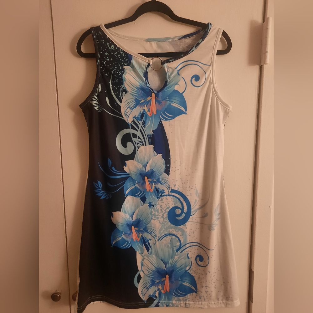 Hibiscus key hole flower dress